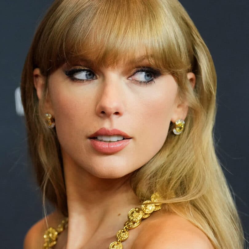 How Tall is Taylor Swift? Know the Pop Star's Height