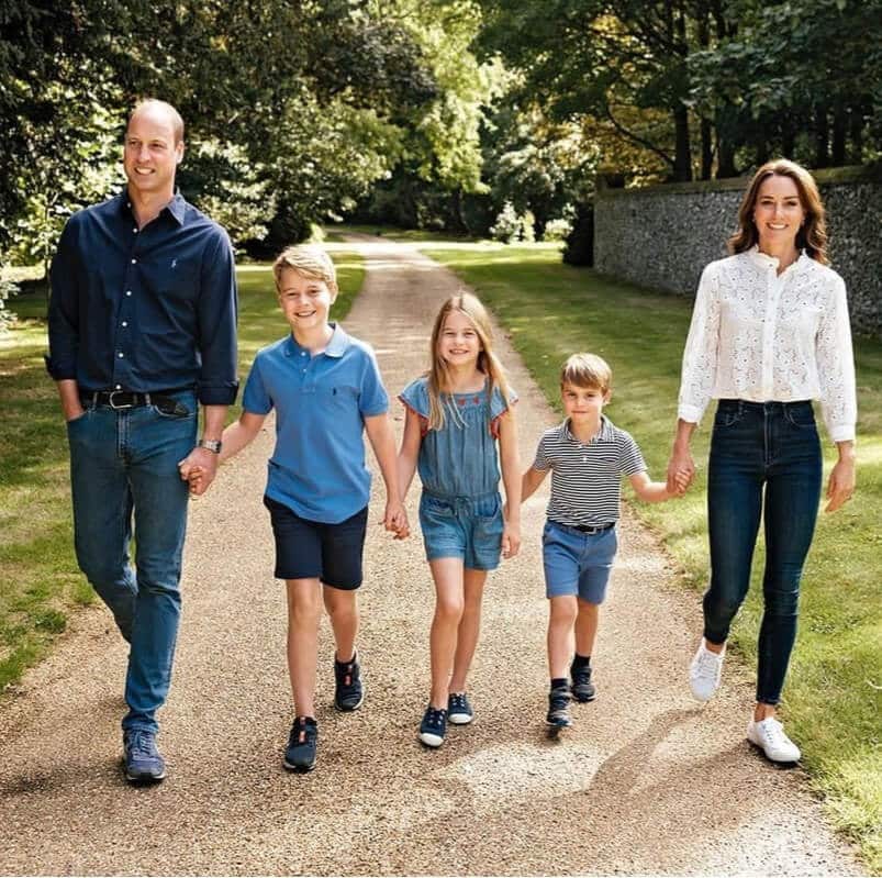 Prince William and Kate Middleton release family Christmas photo