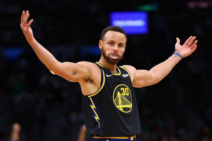 Stephen Curry passes Wilt Chamberlain for most made field goals in Golden State Warriors history