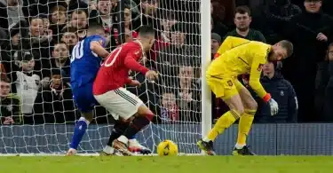 ‘Carry-on football’ – Keane slams ‘drunk’ De Gea after ‘horrendous mistake’ against Everton