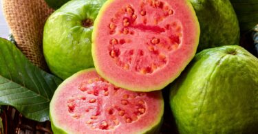 How to eat a Guava