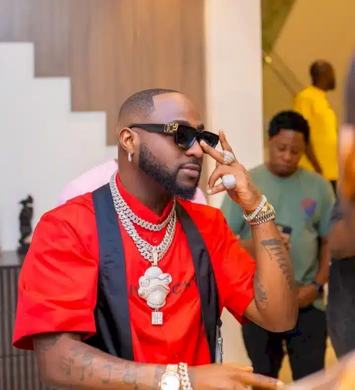 Davido reacts as Wizkid announces he's going on tour with him