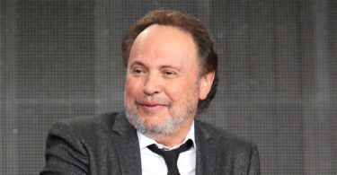 Billy Crystal Net Worth: From Comic to Mogul - An Inside Look