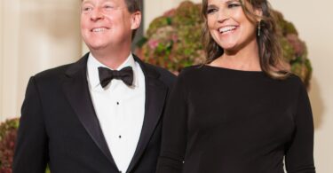 Savannah Guthrie Husband