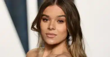 Is Hailee Steinfeld Gay?